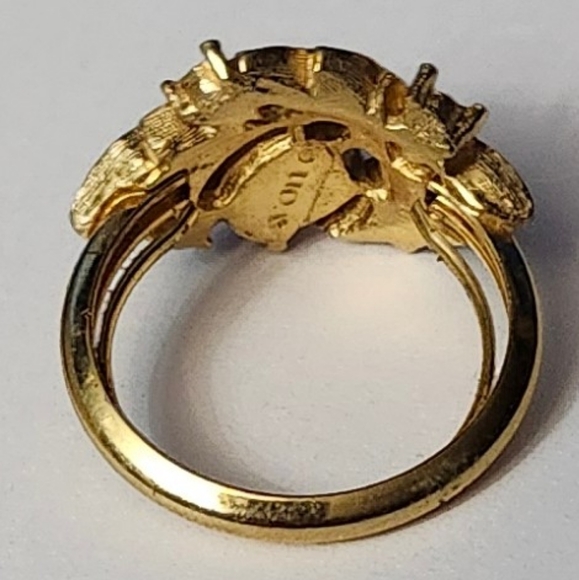 Vtg 1972 Avon Fire Flower Opal Gold Tone Ring Size 5 - Picture 4 of 5